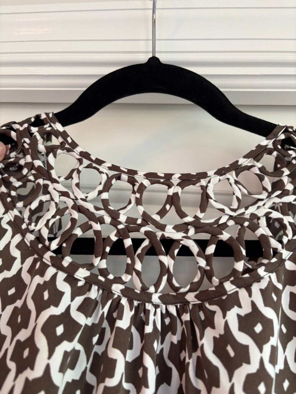 Banana Republic Sleeveless Blouse Size XS - Picture 2 of 3